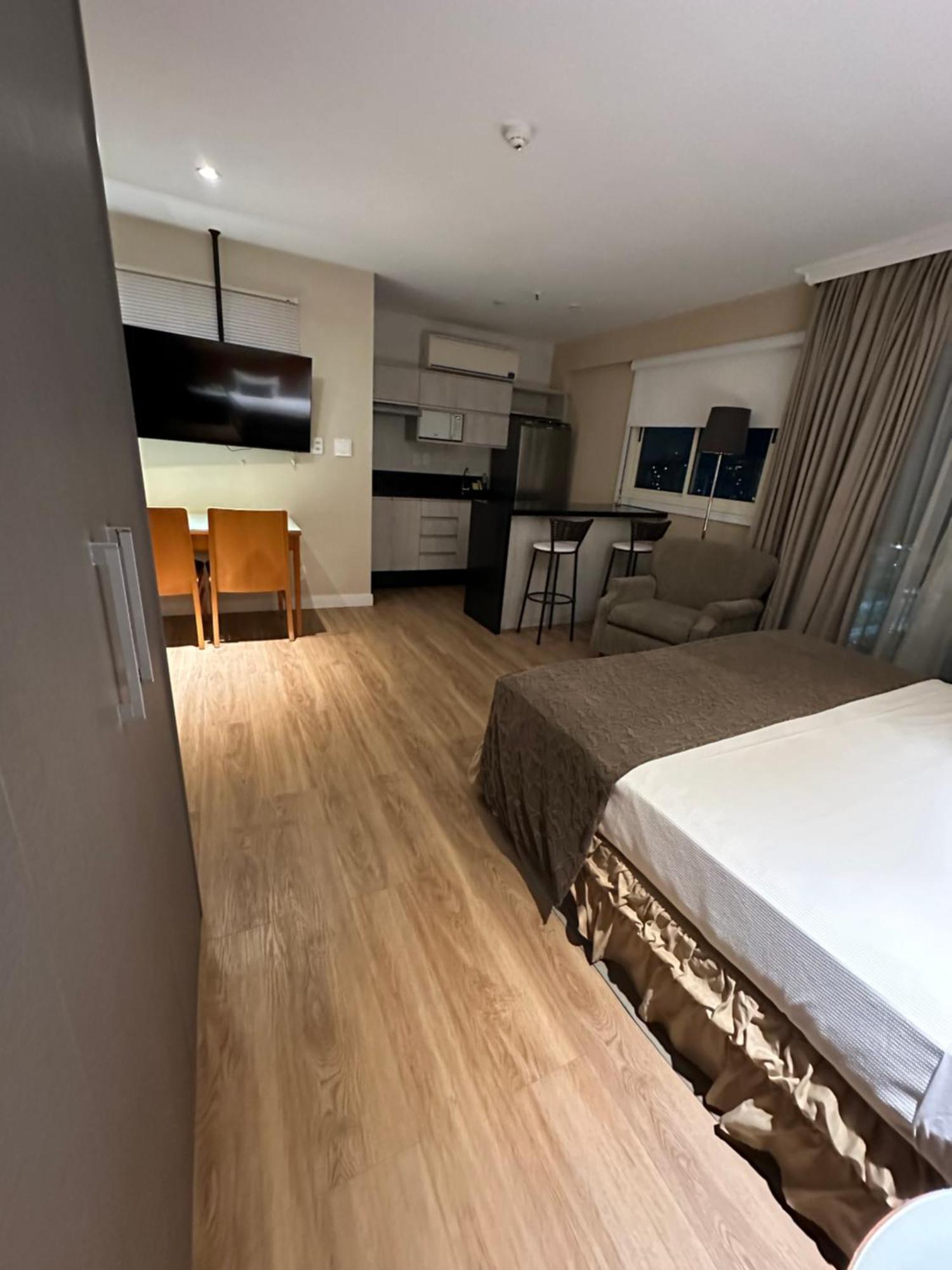 Barra Da Tijuca - 9 - Flat Premium Com Cozinha, Fogao Cooktop, Geladeira Grande, Smart Tv Grande, Lindo E Muitissimo Confortavel, Balsa Para A Praia Gratis E Estacionamento Gratuito Ріо-де-Жанейро Екстер'єр фото