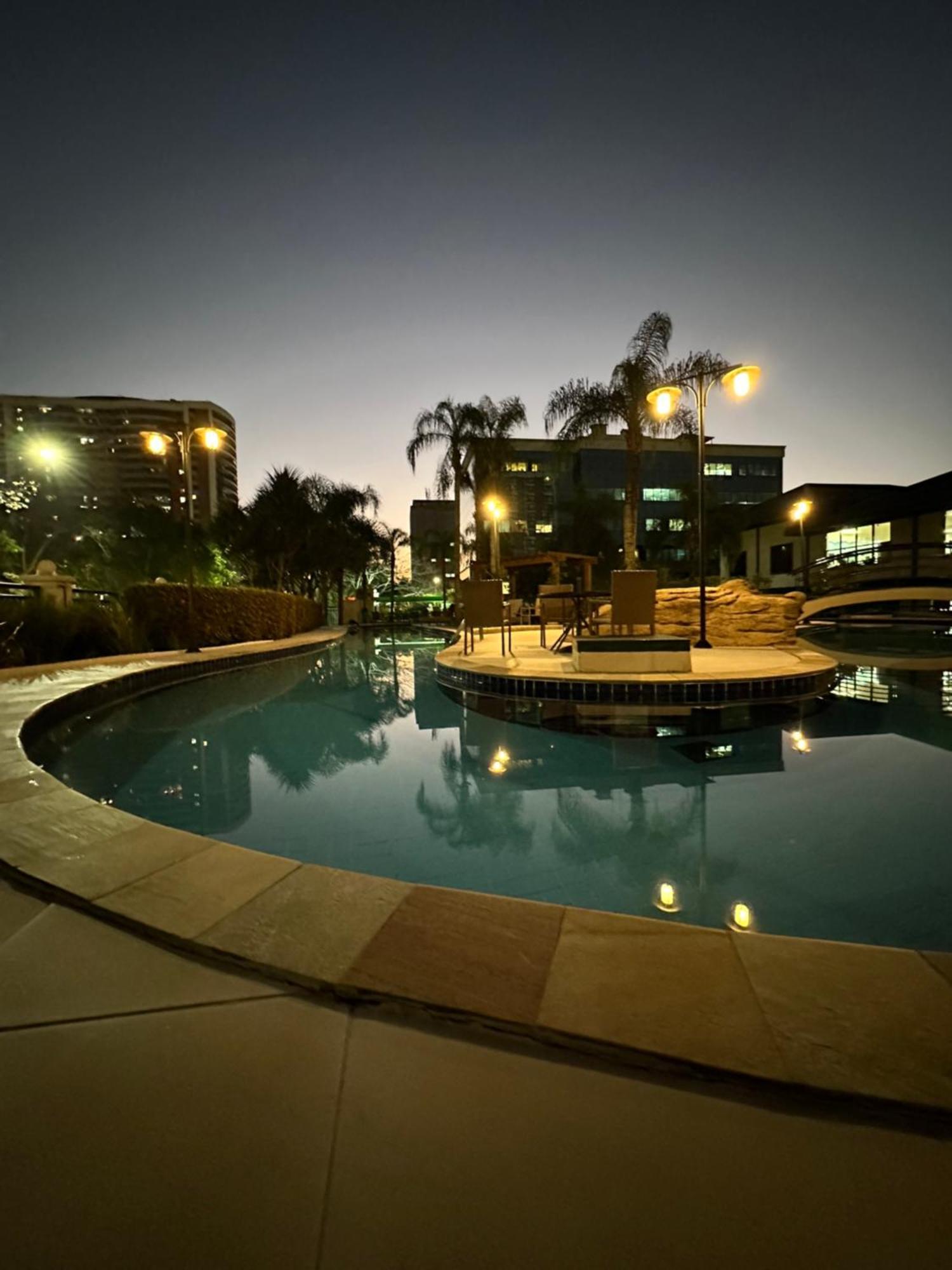 Barra Da Tijuca - 9 - Flat Premium Com Cozinha, Fogao Cooktop, Geladeira Grande, Smart Tv Grande, Lindo E Muitissimo Confortavel, Balsa Para A Praia Gratis E Estacionamento Gratuito Ріо-де-Жанейро Екстер'єр фото