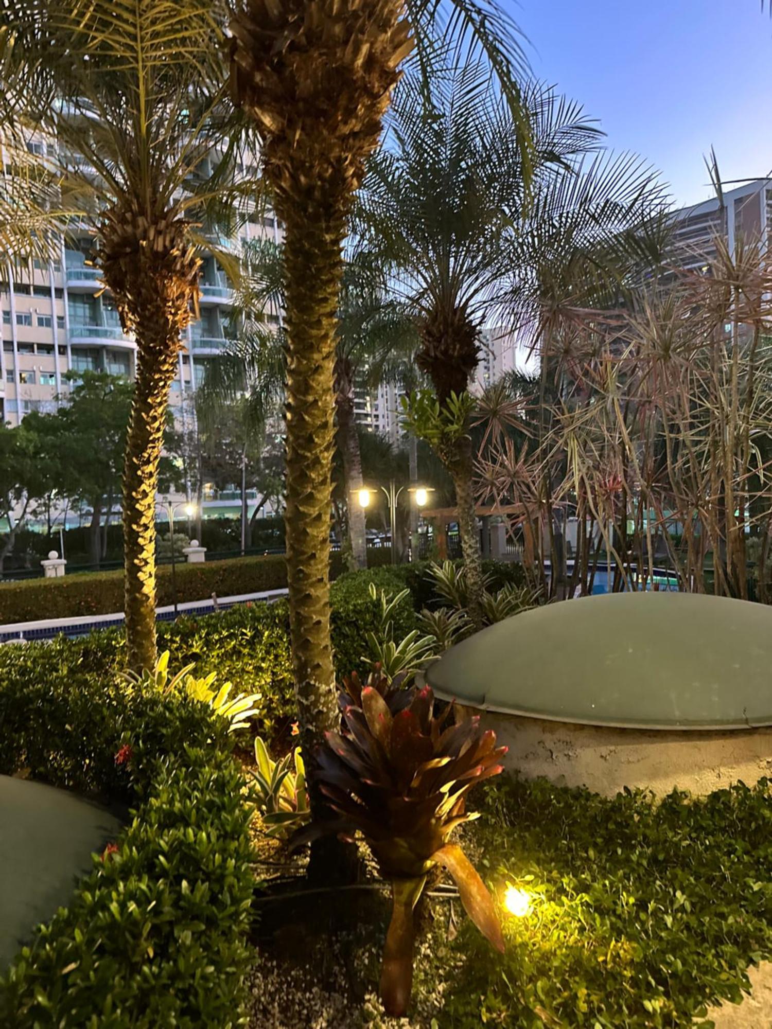 Barra Da Tijuca - 9 - Flat Premium Com Cozinha, Fogao Cooktop, Geladeira Grande, Smart Tv Grande, Lindo E Muitissimo Confortavel, Balsa Para A Praia Gratis E Estacionamento Gratuito Ріо-де-Жанейро Екстер'єр фото